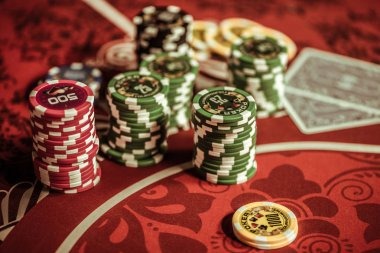 Stake entry and potential payout Stake entry and odds display
